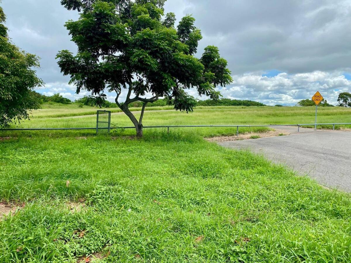 Ferienwohnung Tranquil Retreat Meets City Convenience In Railway Estate Townsville Exterior foto