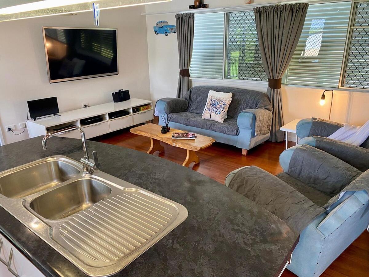 Ferienwohnung Tranquil Retreat Meets City Convenience In Railway Estate Townsville Exterior foto