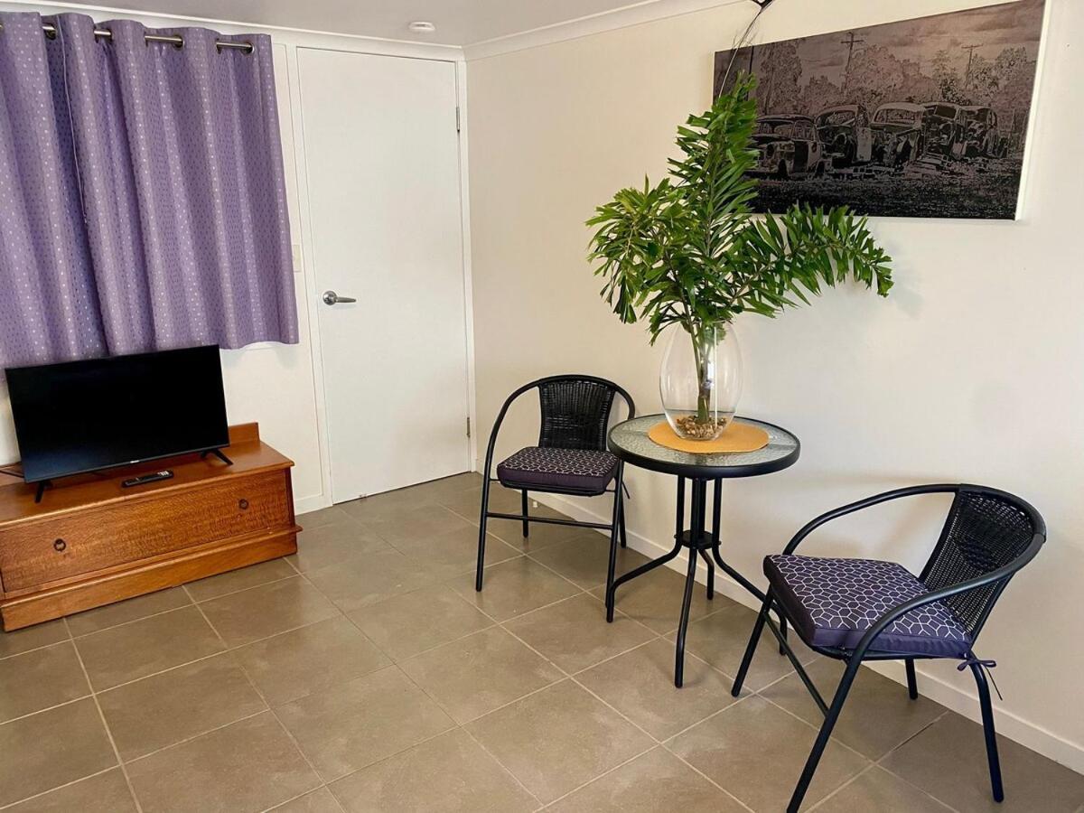 Ferienwohnung Tranquil Retreat Meets City Convenience In Railway Estate Townsville Exterior foto